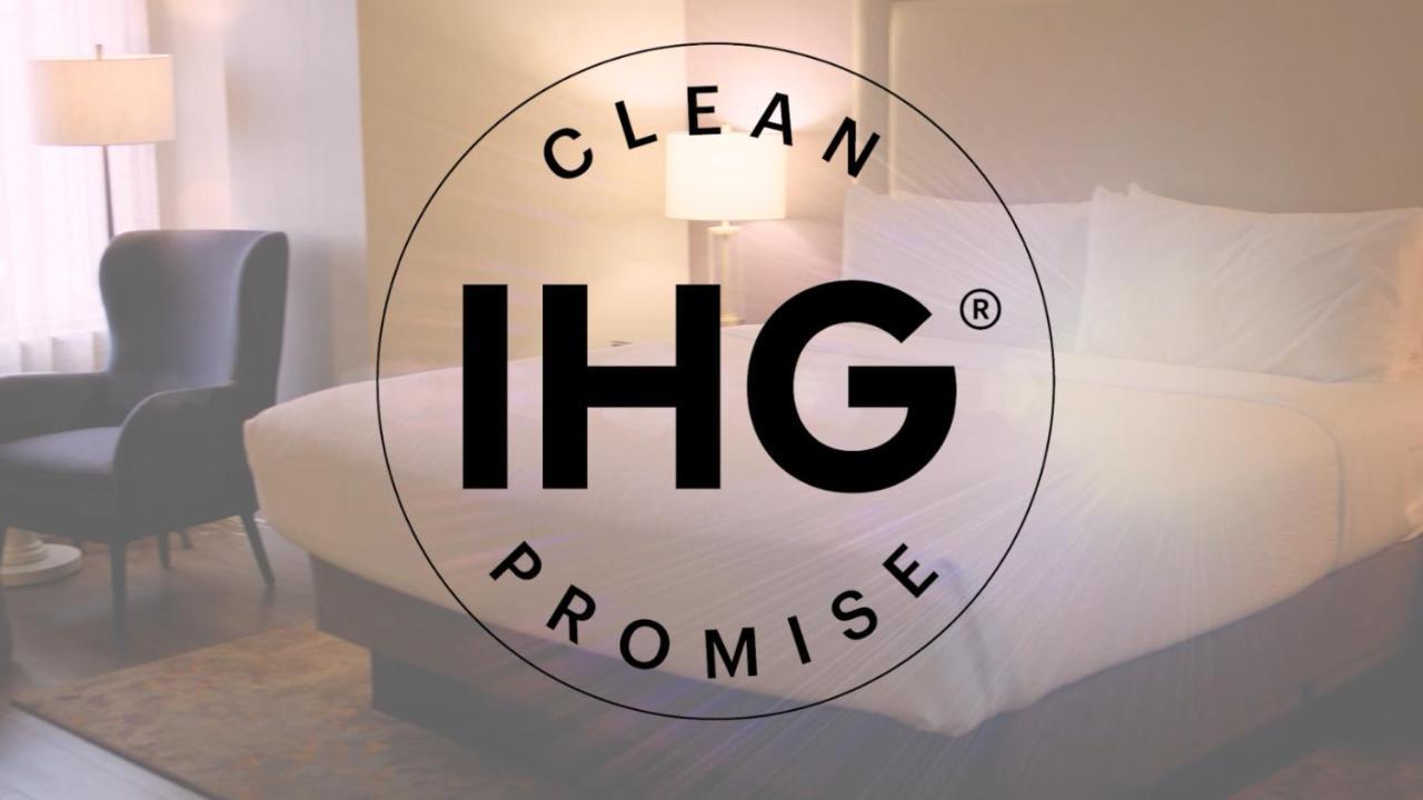 Отель Crowne Plaza New Delhi Okhla By Ihg Экстерьер фото IHG Clean Promise logo