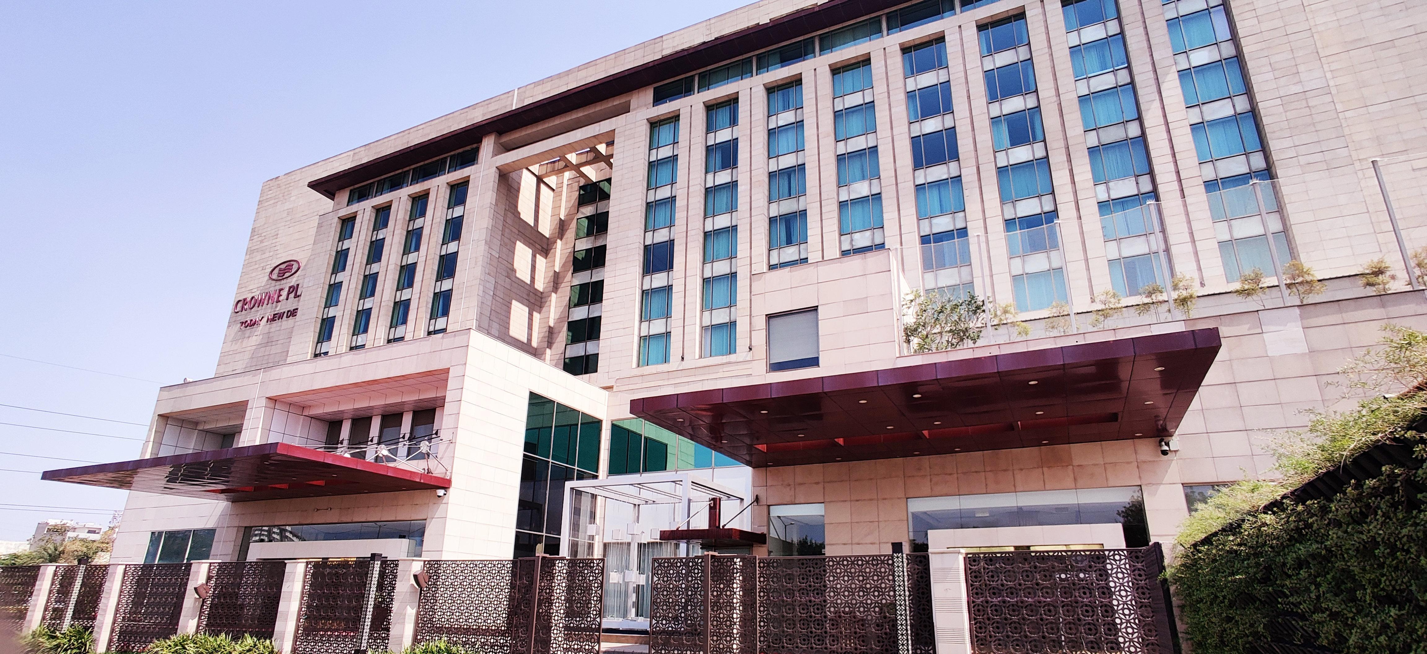 Отель Crowne Plaza New Delhi Okhla By Ihg Экстерьер фото The University of Lahore