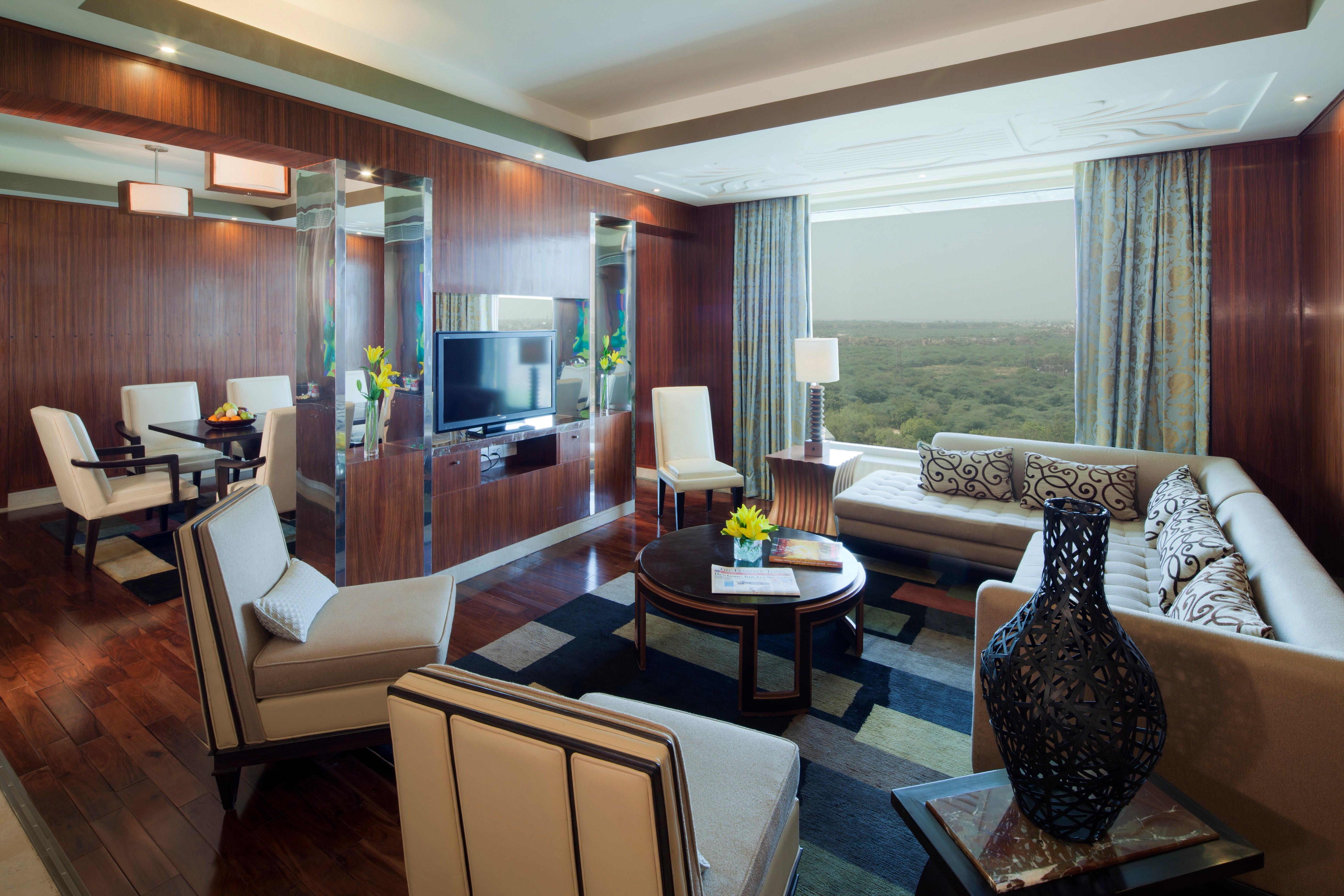 Отель Crowne Plaza New Delhi Okhla By Ihg Экстерьер фото A suite at the JW Marriott Hotel, Bengaluru