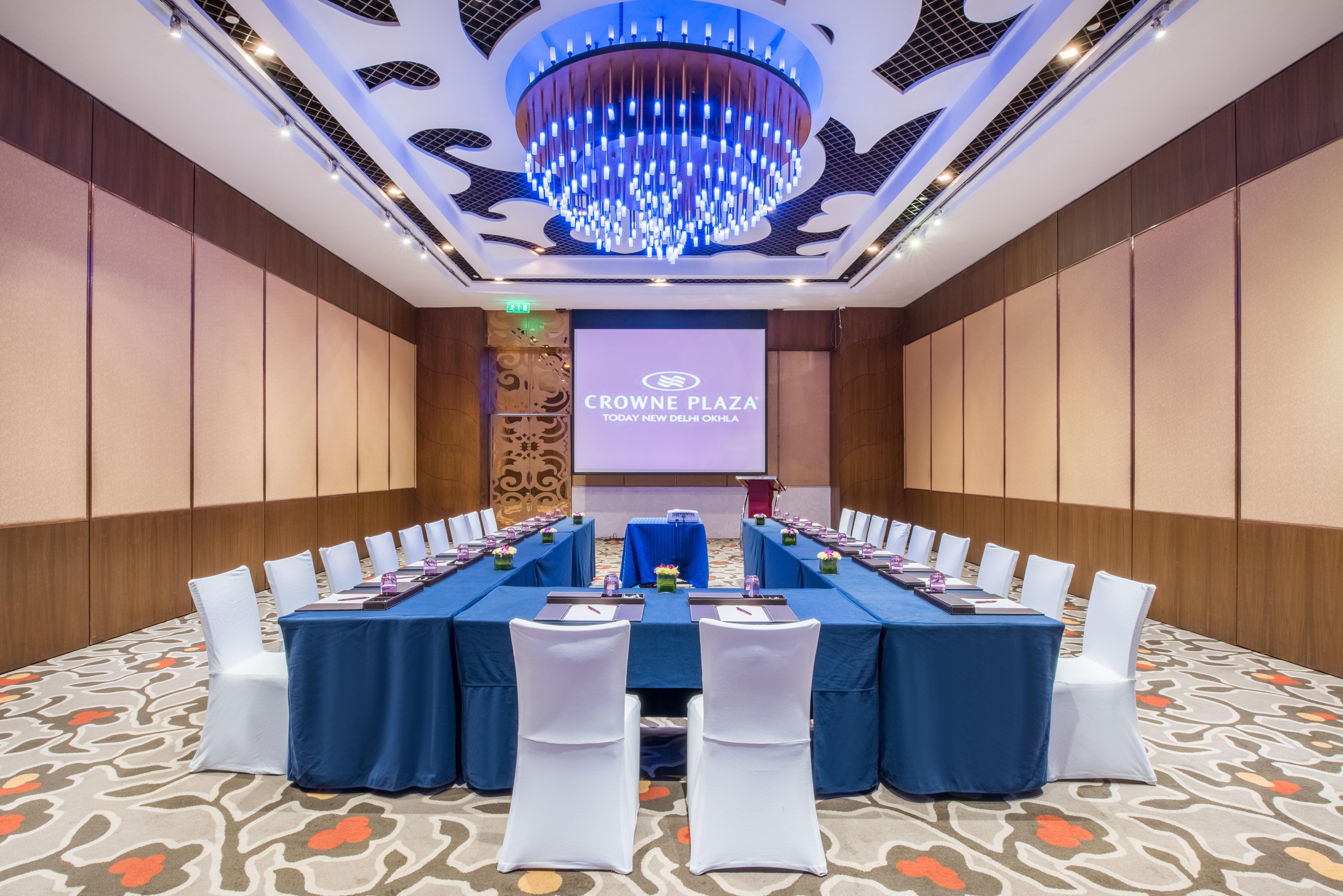 Отель Crowne Plaza New Delhi Okhla By Ihg Экстерьер фото Meeting room