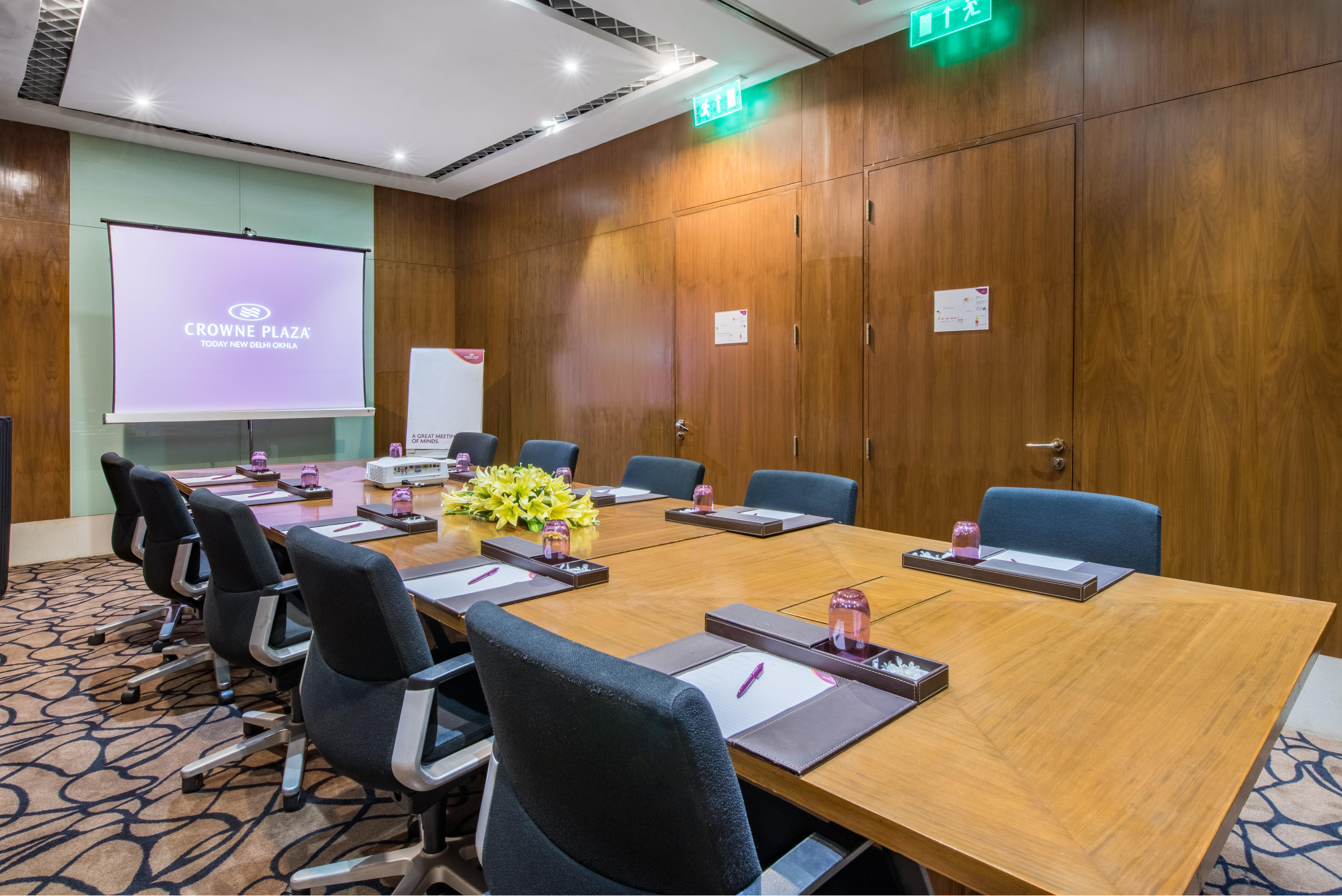 Отель Crowne Plaza New Delhi Okhla By Ihg Экстерьер фото Meeting room